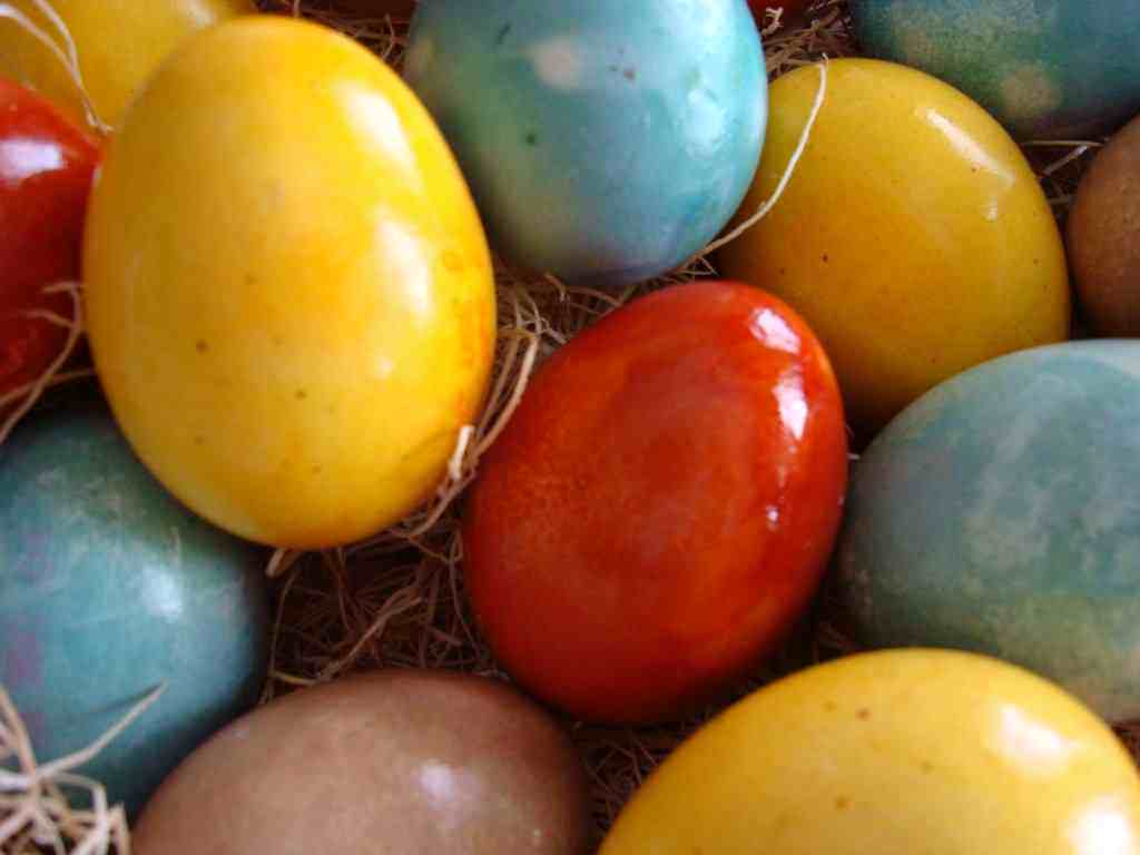 Naturally Colored Easter Eggs